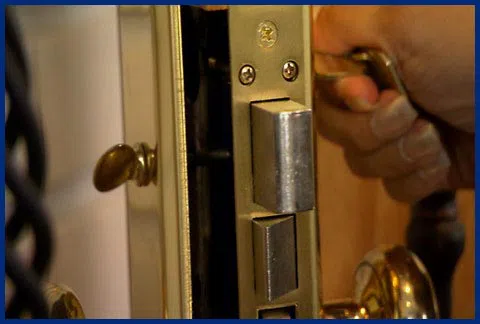 Mission Hills Locksmiths Mission Hills, CA 805-202-5125 - apartment-lock-change